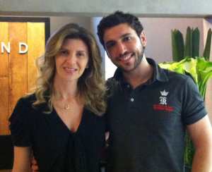 Esse é o Ulisses. responsável pela escova modelada que arrancou elogios -- da minha mãe, do marido, das amigas nos eventos de beleza... eventos de 