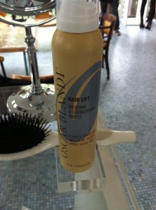 Se a questão é aumentar o volume, Oscar Blandi tem a solução, em mousse. 