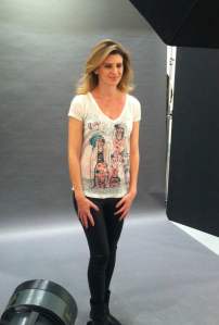 Ser maquiada e penteada é fácil. Sair linda na foto é que são elas...