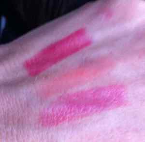 Olhem só como eles ficam suaves. E, nos lábios, se misturam ao tom natural, dão um brilho fresh...