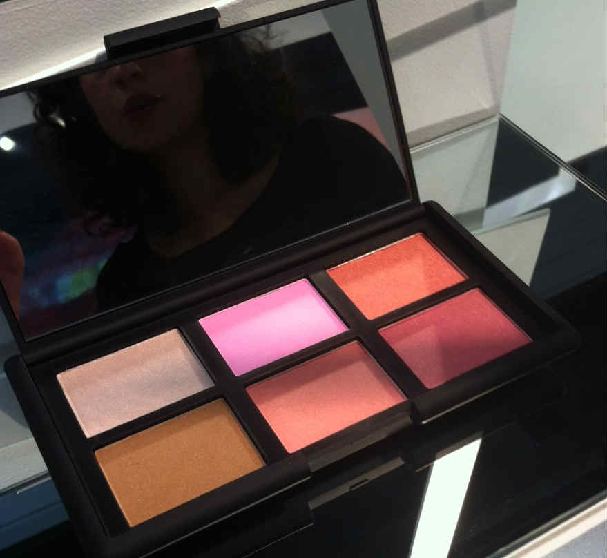 Blush levanta o look, dá vida ao rosto, volume ao rosto. E essa paletta tem tudo isso!!!