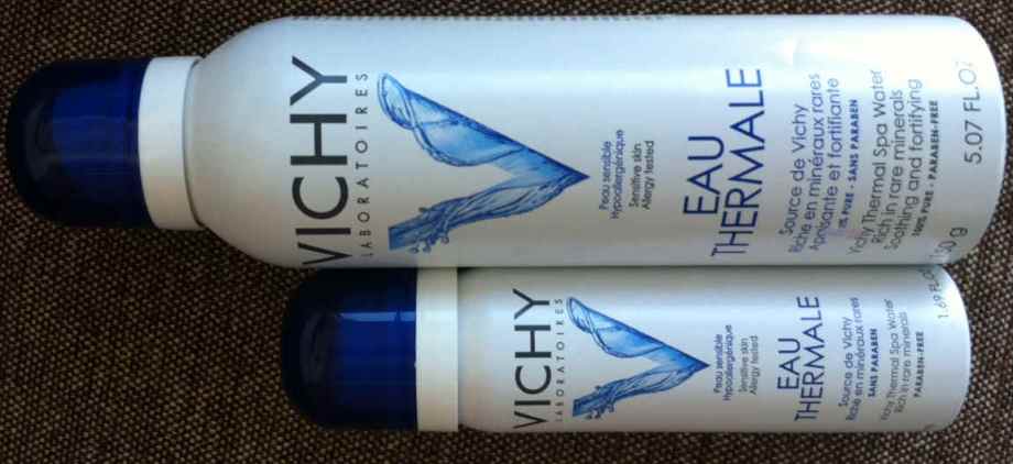 Uma borrifadinha aqui, outra ali, e você se sente mais desperta, seu rosto ganha mais viço...