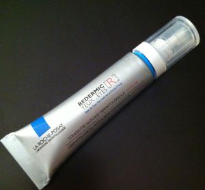 Anti-idade concentrado, com efeito tensor, ação antirrugas e descongestionante 