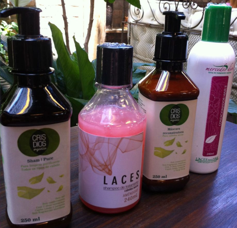 E na volta, encare um pelo tratamento pós-verão no salão. Este, é do Laces. Eu experimentei e é incrível. Ainda mais se você fizer também o Detox! Fios felizes da vida.