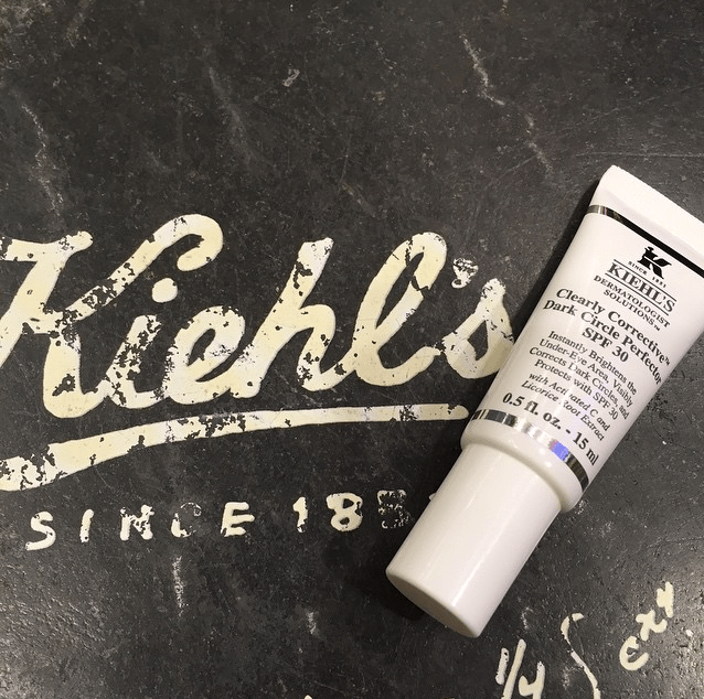 Tratamento de Kiehl's que funciona como make, se você tiver a pele clarinha.